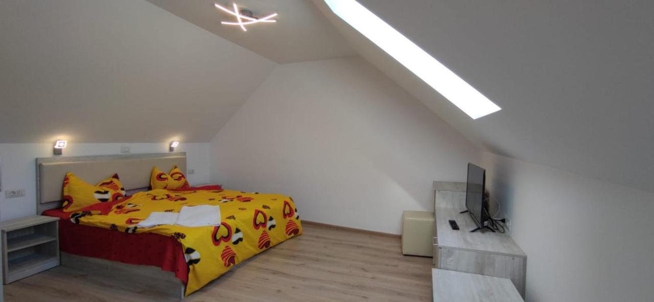 Calypso Rooms Făgăraş Eksteriør billede