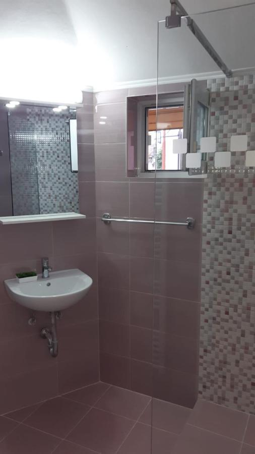 Calypso Rooms Făgăraş Eksteriør billede