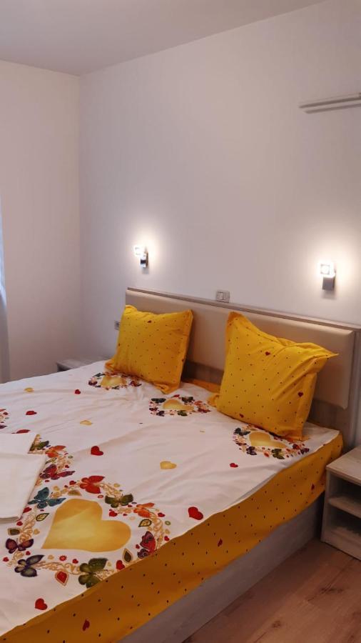 Calypso Rooms Făgăraş Eksteriør billede