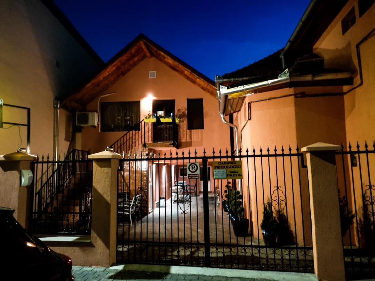 Calypso Rooms Făgăraş Eksteriør billede