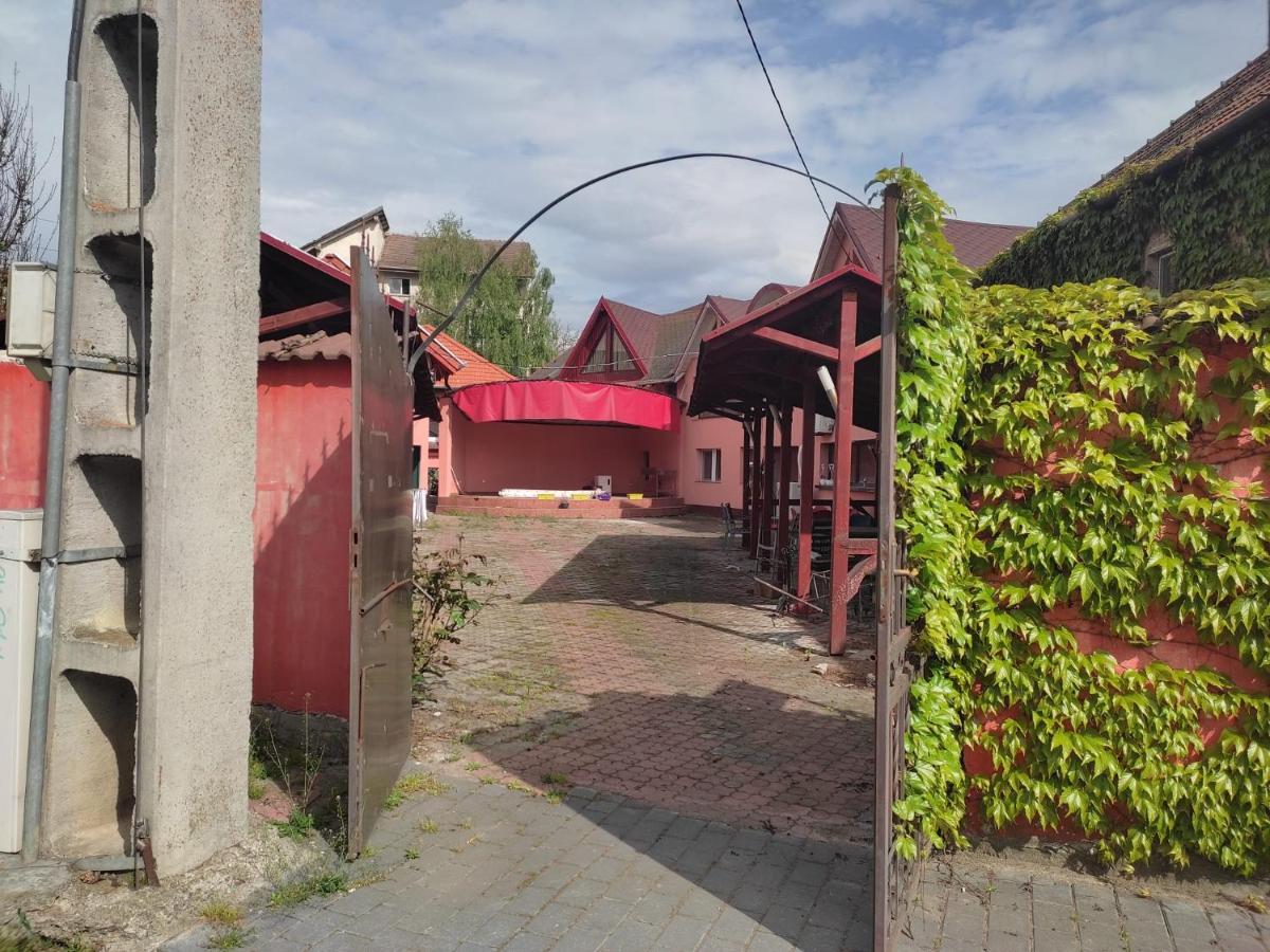 Calypso Rooms Făgăraş Eksteriør billede