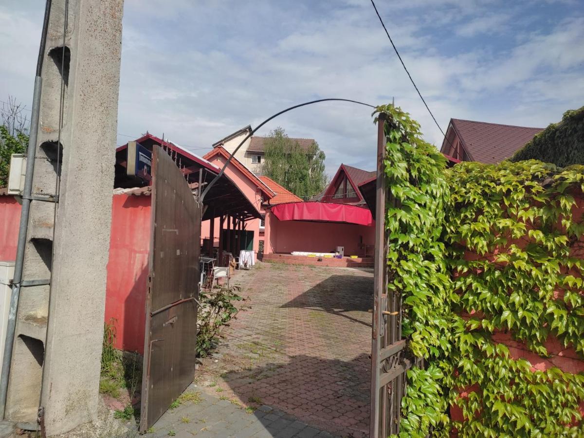 Calypso Rooms Făgăraş Eksteriør billede