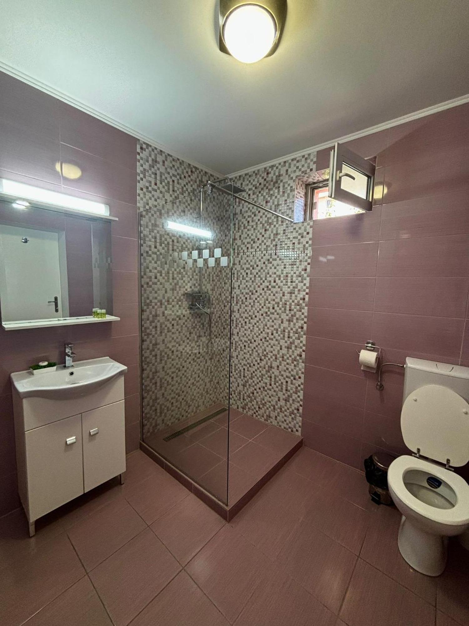 Calypso Rooms Făgăraş Eksteriør billede